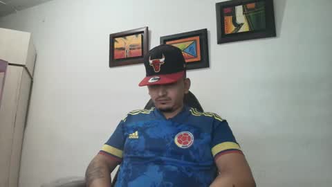 magic_milk23 online show from November 7, 6:24 am