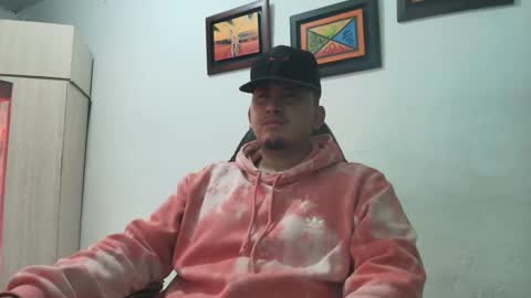 magic_milk23 online show from November 15, 7:38 am