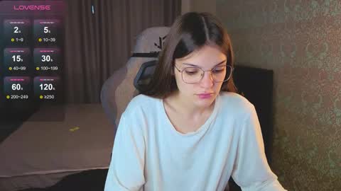 Snapshot of magic_shy chatting on September 18, 1:51 am Merry online show from September 18, 1:51 am