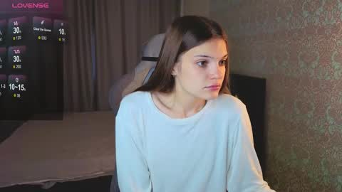 Snapshot of magic_shy chatting on September 19, 1:29 am Merry online show from September 19, 1:29 am