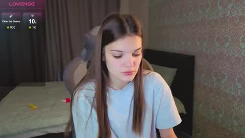 Snapshot of magic_shy chatting on October 24, 1:24 am Merry online show from October 24, 1:24 am