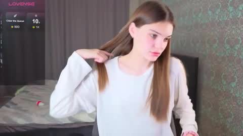 Snapshot of magic_shy chatting on November 20, 1:28 am Merry online show from November 20, 1:28 am