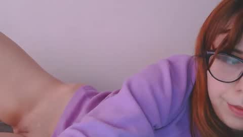 Snapshot of magic_smile16 chatting on February 24, 8:01 am Christine online show from February 24, 8:01 am