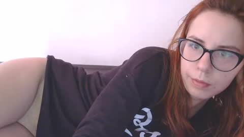 Snapshot of magic_smile16 chatting on March 22, 1:58 pm Christine online show from March 22, 1:58 pm