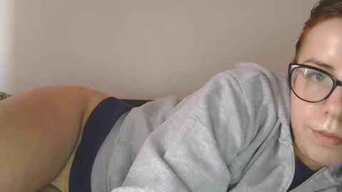 Snapshot of magic_smile16 chatting on March 31, 11:43 am Christine online show from March 31, 11:43 am