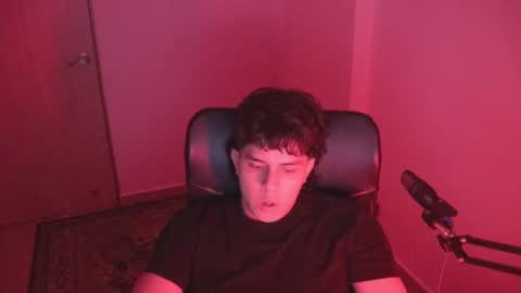 Snapshot of magic_tony chatting on November 10, 11:59 pm Tony Hoffa online show from November 10, 11:59 pm