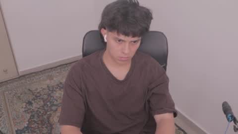 Snapshot of magic_tony chatting on December 2, 8:04 pm Tony Hoffa online show from December 2, 8:04 pm