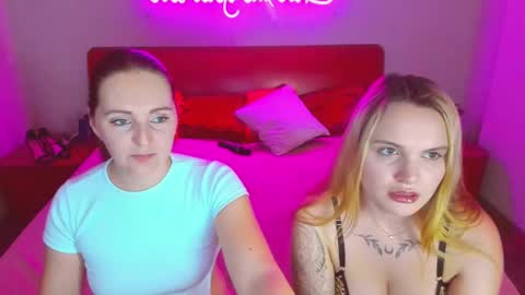 Snapshot of magiceyess chatting on February 26, 10:26 am Lili and Bella online show from February 26, 10:26 am