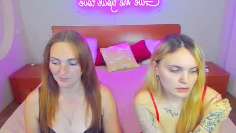 Snapshot of magiceyess chatting on September 26, 6:12 pm Lili and Bella online show from September 26, 6:12 pm