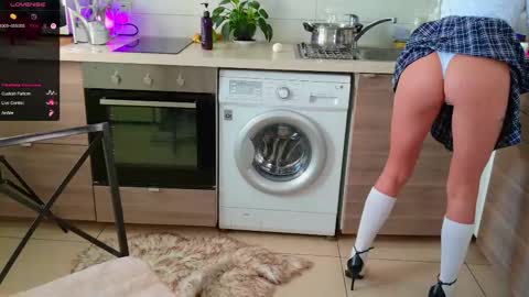 Snapshot of magiclovexo chatting on October 1, 5:02 am MagicLove online show from October 1, 5:02 am