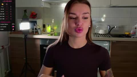 Snapshot of magiclovexo chatting on October 15, 3:06 am MagicLove online show from October 15, 3:06 am