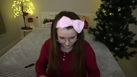 Emily online show from December 9, 2:17 pm