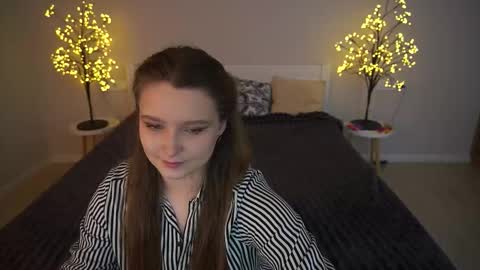 Emily online show from December 1, 1:38 pm