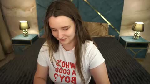Snapshot of magicpeachhs chatting on July 15, 6:24 pm Emily online show from July 15, 6:24 pm