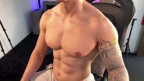 Snapshot of magnus_savage chatting on June 24, 7:02 pm If you want me to use the Lovense please let me know -- online show from June 24, 7:02 pm