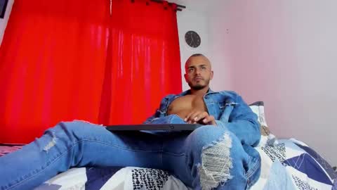 Magnusclark online show from November 5, 7:03 pm