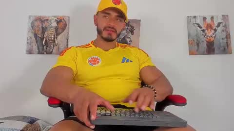 Snapshot of magnusclark chatting on July 3, 6:25 pm Magnusclark online show from July 3, 6:25 pm