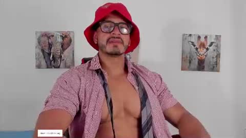 Snapshot of magnusclark chatting on July 28, 8:52 pm Magnusclark online show from July 28, 8:52 pm