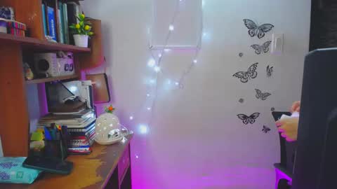 Snapshot of maia24 chatting on December 15, 10:15 pm LIZZIE SEE BELOW IMPORTANT INFORMATION online show from December 15, 10:15 pm