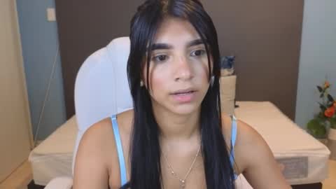 Snapshot of maiaa_ruiz chatting on December 15, 1:32 pm Maiaa Ruiz online show from December 15, 1:32 pm