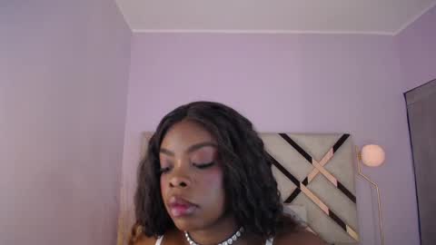 Snapshot of maiacharris_ chatting on May 7, 12:43 pm Maia Charris online show from May 7, 12:43 pm