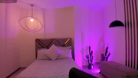 Snapshot of maiacollins chatting on September 8, 6:07 pm Maia online show from September 8, 6:07 pm