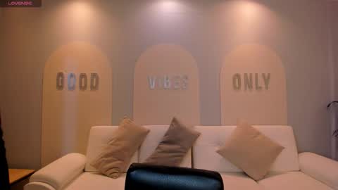 Snapshot of maiacollins chatting on September 10, 6:30 pm Maia online show from September 10, 6:30 pm