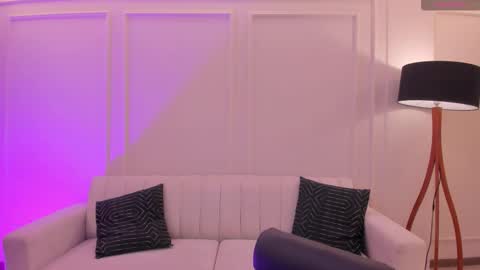 Snapshot of maiacollins chatting on September 16, 6:31 pm Maia online show from September 16, 6:31 pm