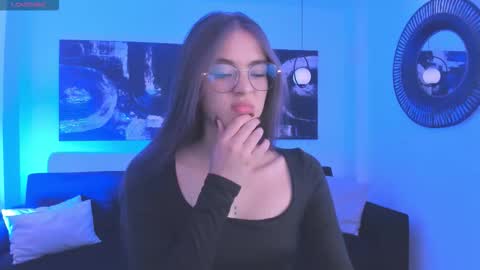 Snapshot of maiacollins chatting on September 17, 6:20 pm Maia online show from September 17, 6:20 pm