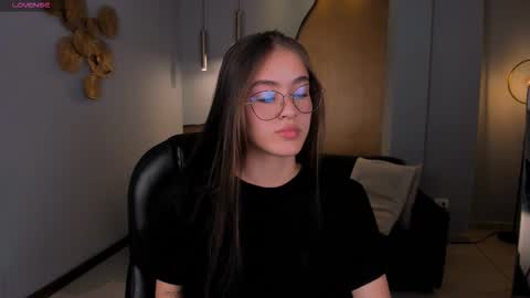 Snapshot of maiacollins chatting on October 1, 6:36 pm Maia online show from October 1, 6:36 pm