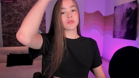 Snapshot of maiacollins chatting on November 12, 5:57 pm Maia online show from November 12, 5:57 pm