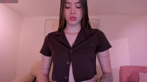 Snapshot of maiacollins chatting on November 15, 11:18 am Maia online show from November 15, 11:18 am