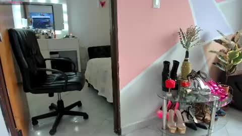   online show from July 9, 10:03 pm