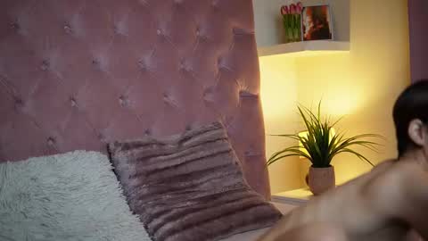 Snapshot of maiamini chatting on September 10, 9:37 pm Maia online show from September 10, 9:37 pm