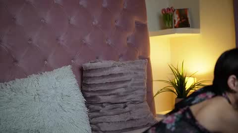 Snapshot of maiamini chatting on October 10, 10:53 pm Maia online show from October 10, 10:53 pm