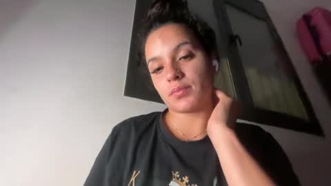 Snapshot of maiapark chatting on June 25, 11:53 pm Maia online show from June 25, 11:53 pm