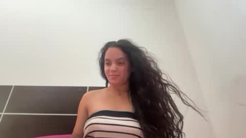 Snapshot of maiapark chatting on July 23, 1:09 pm Maia online show from July 23, 1:09 pm