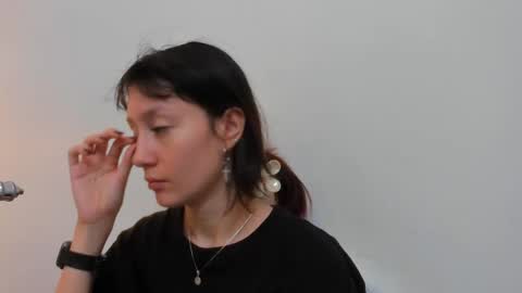 maibys online show from November 2, 4:04 am