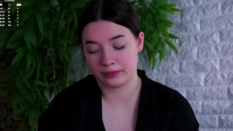 Lucy online show from May 1, 2:27 am