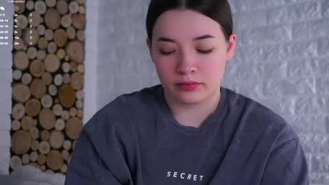 Lucy online show from June 6, 3:22 am