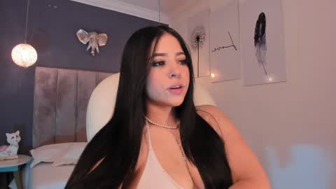 Snapshot of maiiitee_ chatting on December 15, 3:20 pm Mait online show from December 15, 3:20 pm