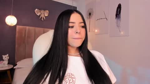 Snapshot of maiiitee_ chatting on January 19, 2:49 pm Mait online show from January 19, 2:49 pm