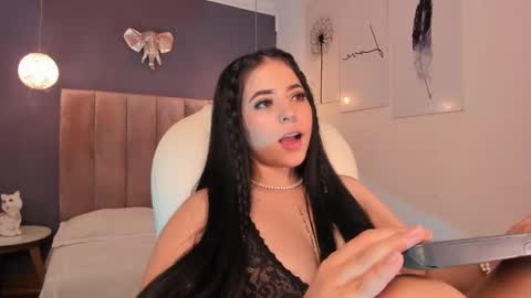 Snapshot of maiiitee_ chatting on February 12, 9:43 pm Mait online show from February 12, 9:43 pm