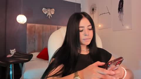 Snapshot of maiiitee_ chatting on February 20, 4:36 pm Mait online show from February 20, 4:36 pm