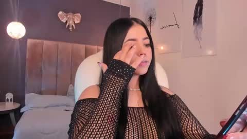 Snapshot of maiiitee_ chatting on March 12, 4:24 pm Mait online show from March 12, 4:24 pm
