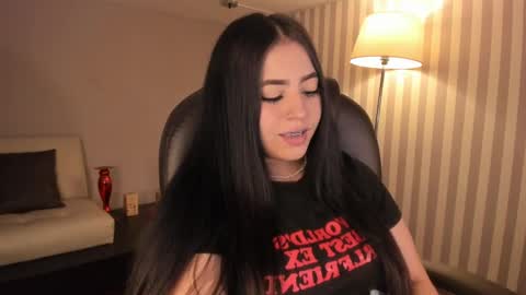 Snapshot of maiiitee_ chatting on September 12, 1:11 pm Mait online show from September 12, 1:11 pm