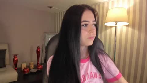 Snapshot of maiiitee_ chatting on September 28, 3:17 pm Mait online show from September 28, 3:17 pm