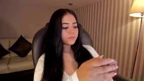 Snapshot of maiiitee_ chatting on October 3, 2:08 am Mait online show from October 3, 2:08 am
