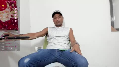 Snapshot of maik_alen chatting on May 13, 4:59 pm . Maik Alen . online show from May 13, 4:59 pm