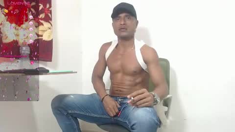 Snapshot of maik_alen chatting on May 24, 1:05 pm . Maik Alen . online show from May 24, 1:05 pm